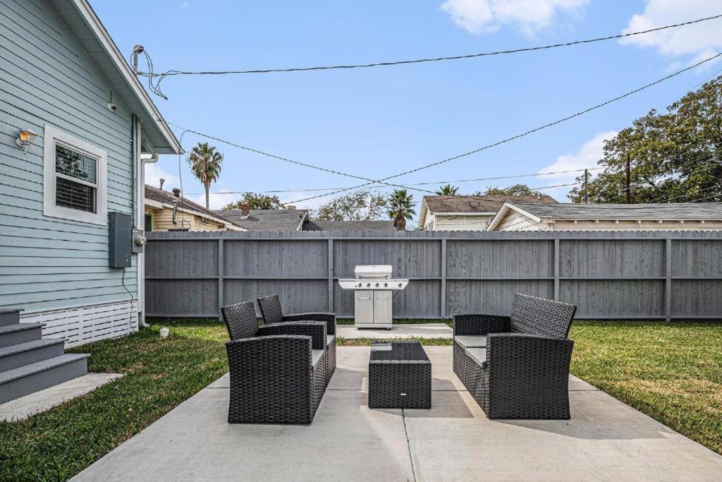 Luxury Designer Villa By The Beach Bright Beautiful Brand New Galveston Esterno foto